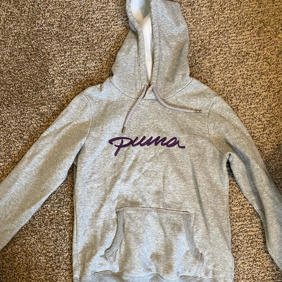 Puma Tops - Puma sweatshirt size S